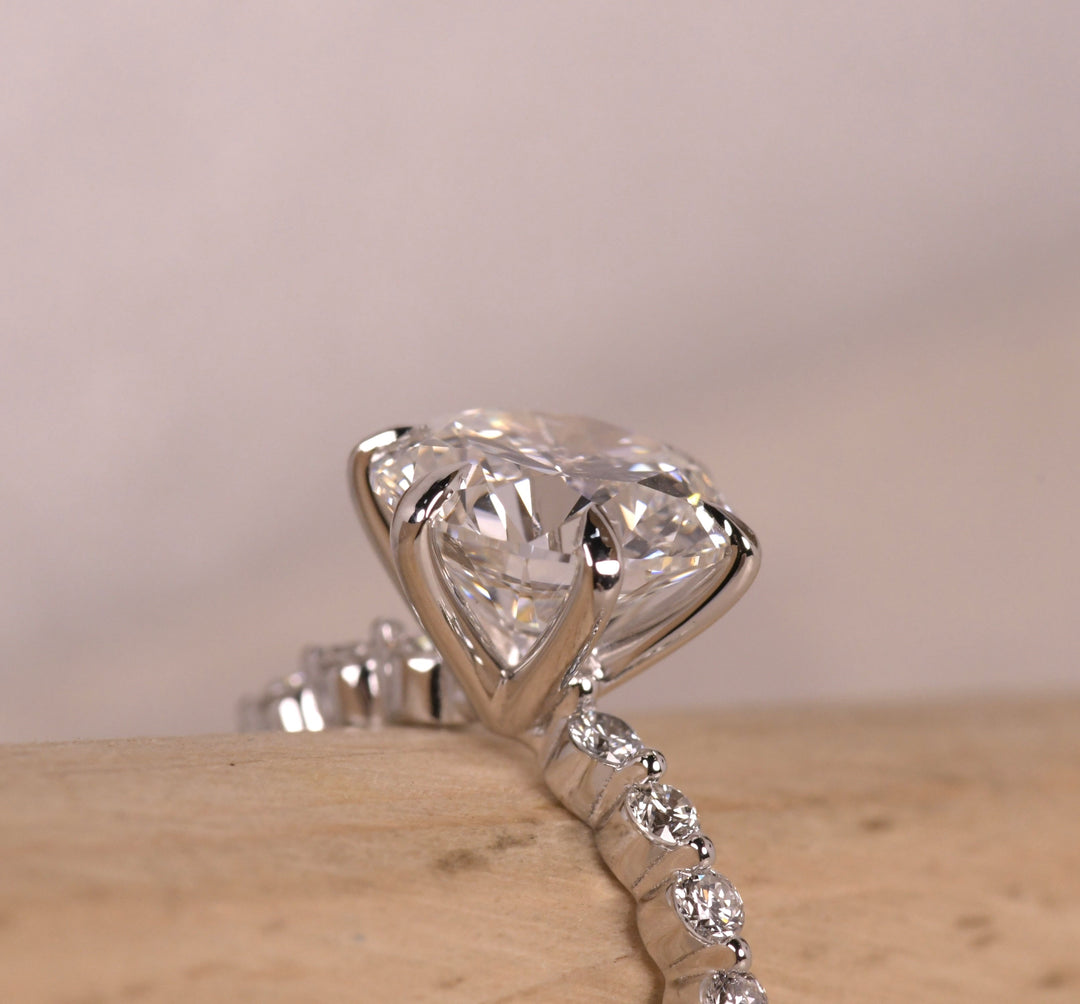 Round Cut Side Diamond Accent Engagement Ring