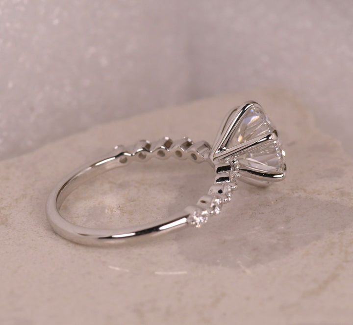Round Cut Side Diamond Accent Engagement Ring