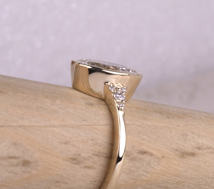 Florence Bezel Oval Lab Grown Ring