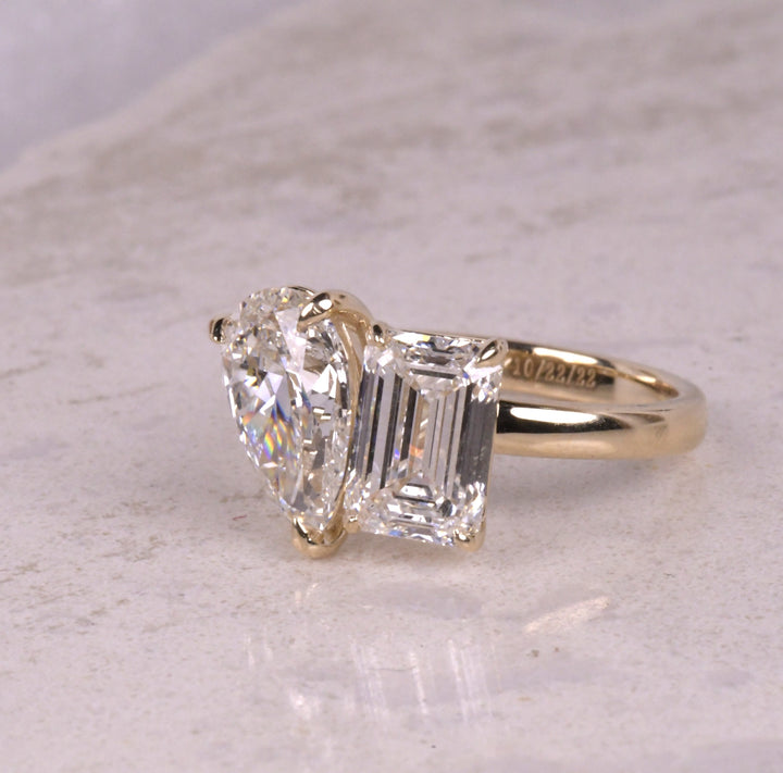 Emerald And Pear Lab Diamond Toi Et Moi Ring