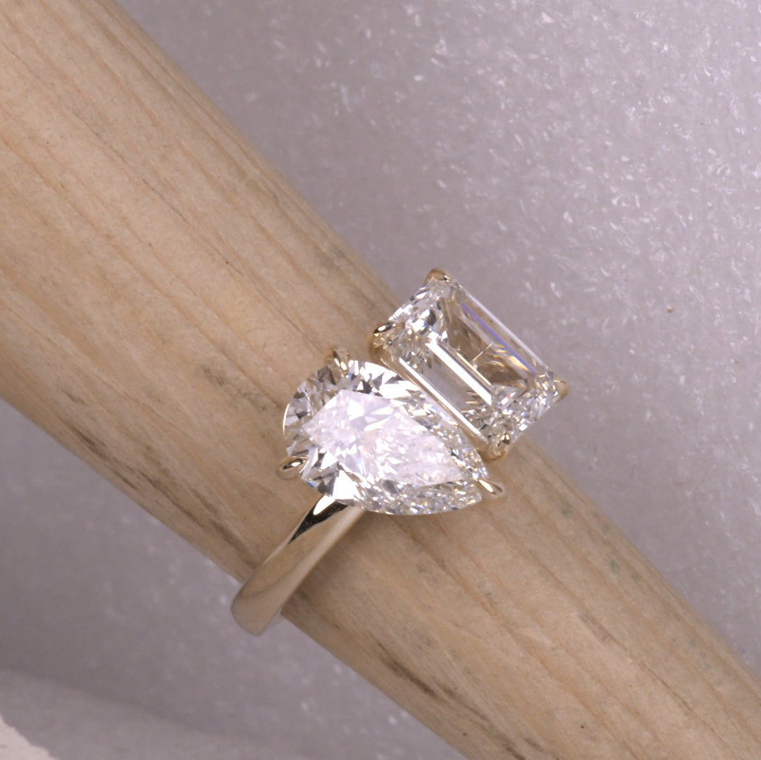 Emerald And Pear Lab Diamond Toi Et Moi Ring