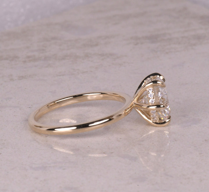 Round Cut Lab Grown Diamond Ring