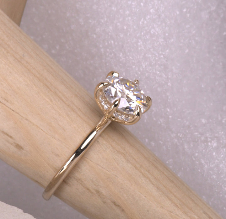 Round Cut Lab Grown Diamond Ring