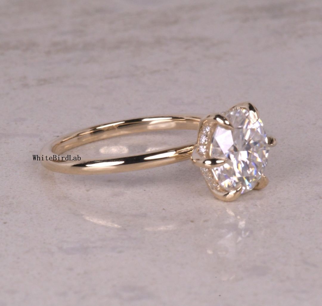 Round Cut Lab Grown Diamond Ring