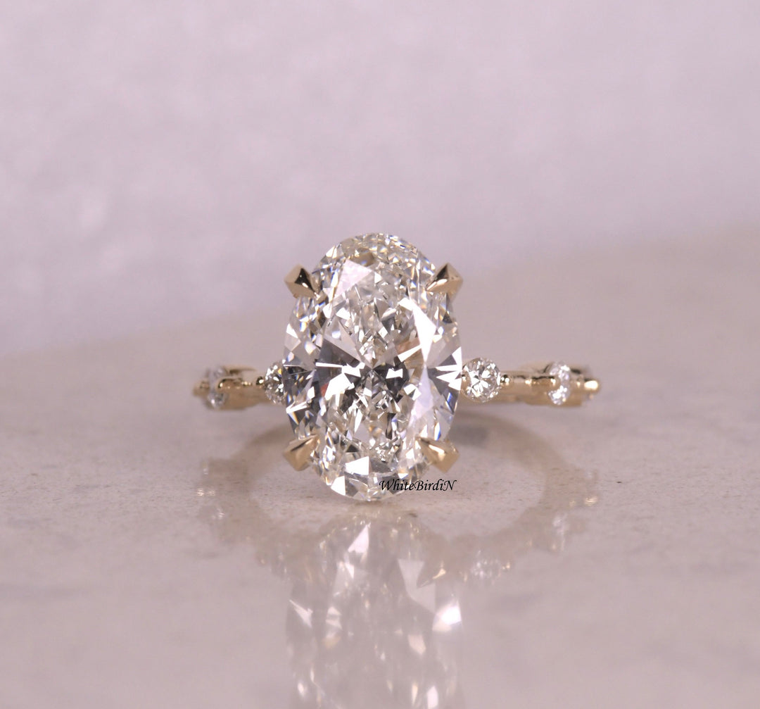 Elegant Oval Cut Diamond Engagement Ring