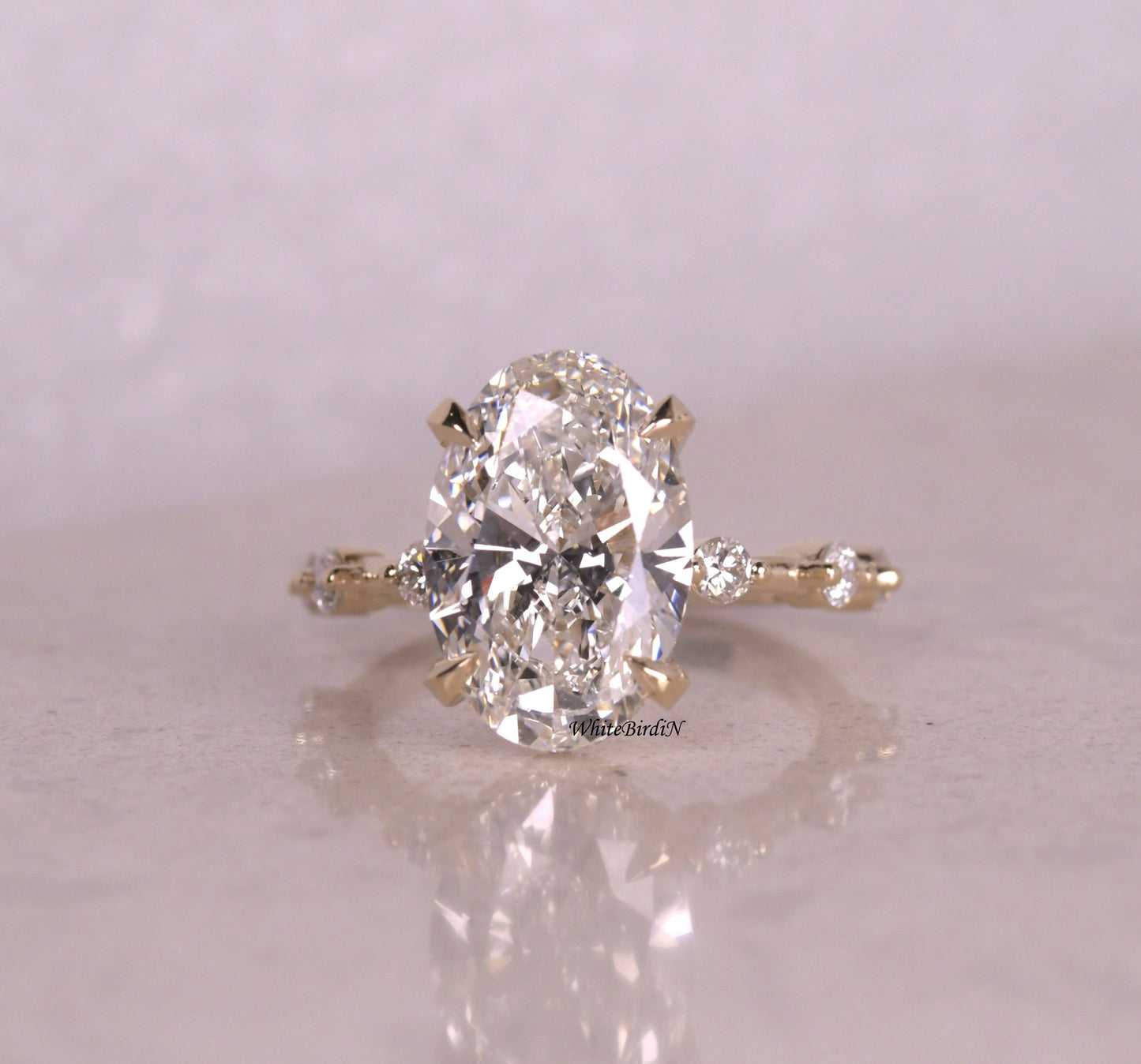 Elegant Oval Cut Diamond Engagement Ring