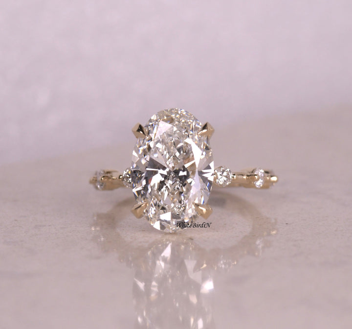 Elegant Oval Cut Diamond Engagement Ring