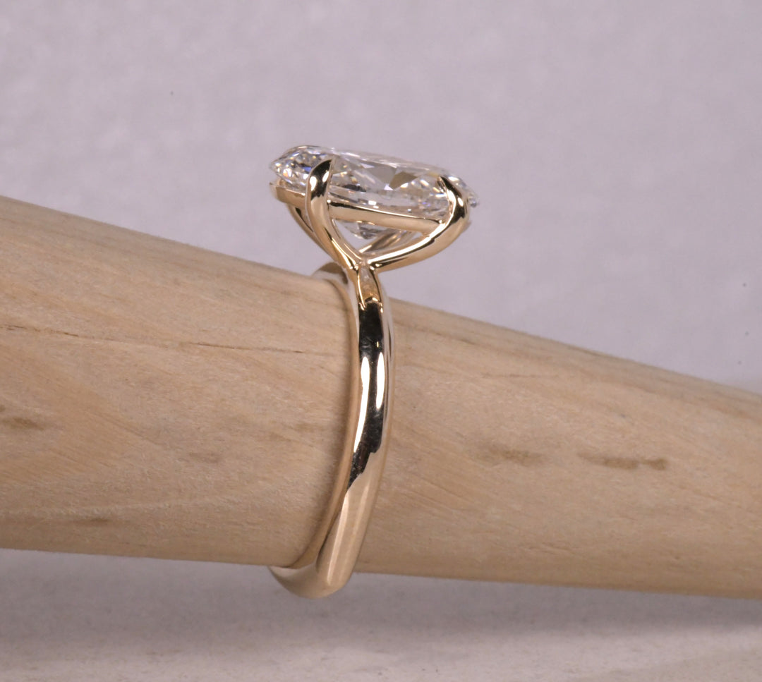 Moval 4 Prong Set Diamond Ring