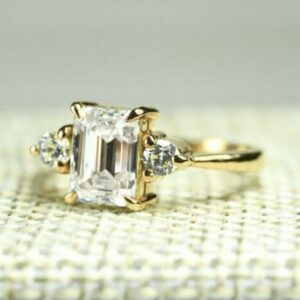 2.55 Ctw Emerald & Round Cut Diamond 3 Stone Best Engagement Ring 14k Yellow Gold