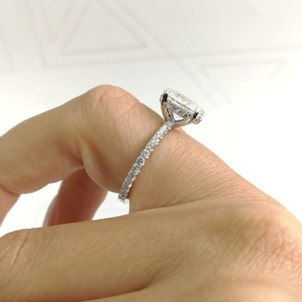 1.86 Ctw Oval Cut Brilliant Diamond Engagement Ring Promise Ring 925 Sterling Silver