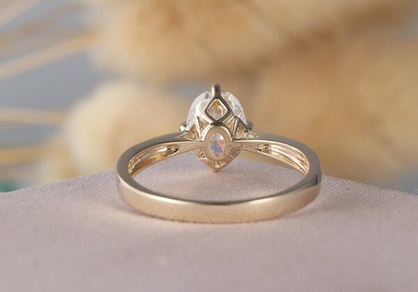 1.50 Ctw Brilliant Oval Diamond Simple Solitaire Engagement Ring Solid 14K Yellow Gold
