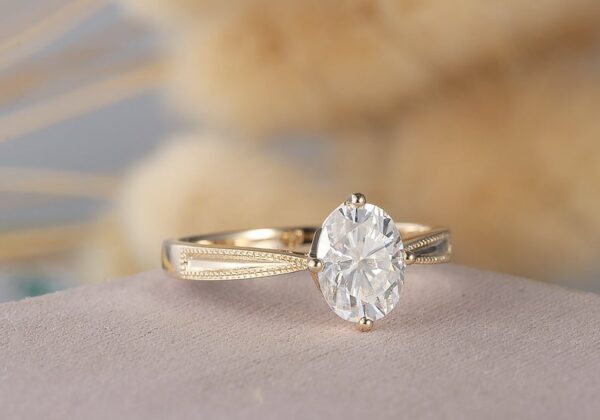 1.50 Ctw Brilliant Oval Diamond Simple Solitaire Engagement Ring Solid 14K Yellow Gold