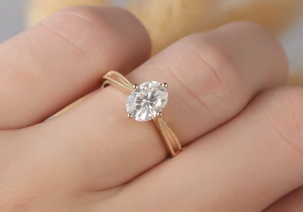1.50 Ctw Brilliant Oval Diamond Simple Solitaire Engagement Ring Solid 14K Yellow Gold