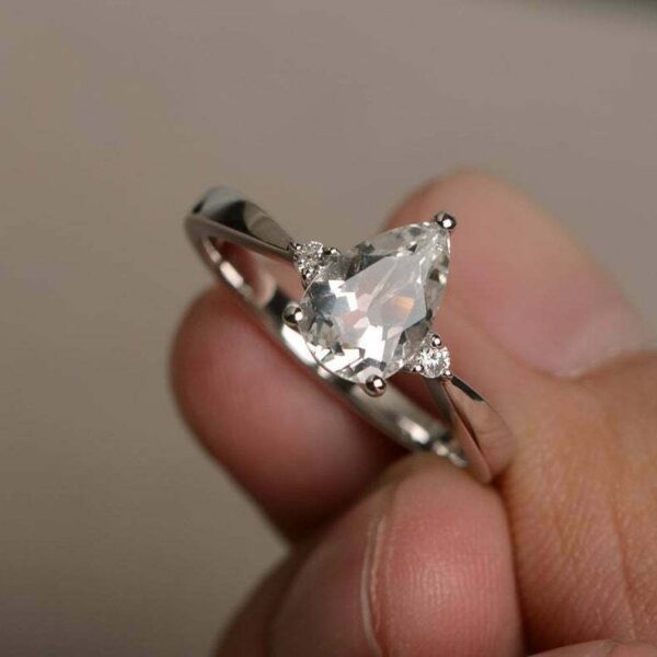 2.10 Ctw Pear Cut & Side Round Diamond Fancy Engagement Ring 14K White Gold