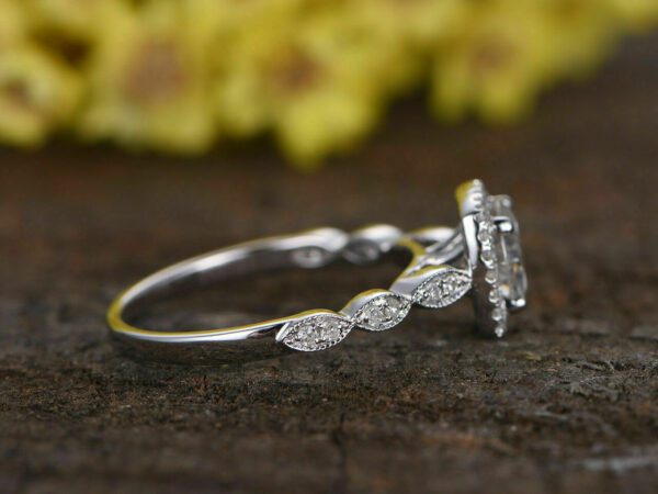 Art Deco 2.37 Ctw Brilliant Cut White Diamond Halo Engagement Ring 14k White Gold Plated